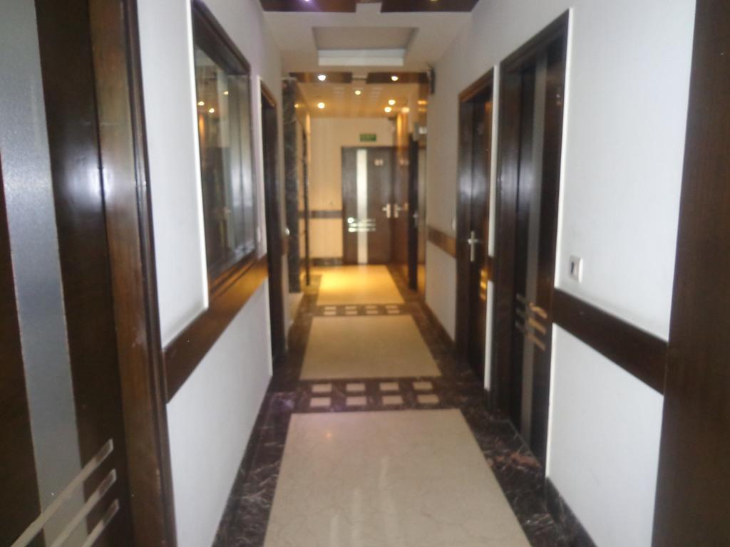 Hotel Milllennium 2000 Dx 뉴델리 외부 사진